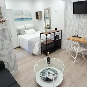Habitación en casa particular Estudio Independiente Forget Me Not, Getxo